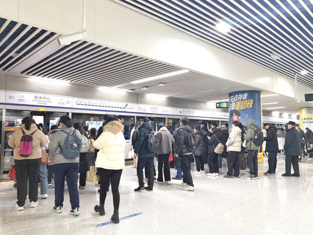 壹探轨道|济南地铁3号线早晚高峰行车间隔缩短至最小4分钟