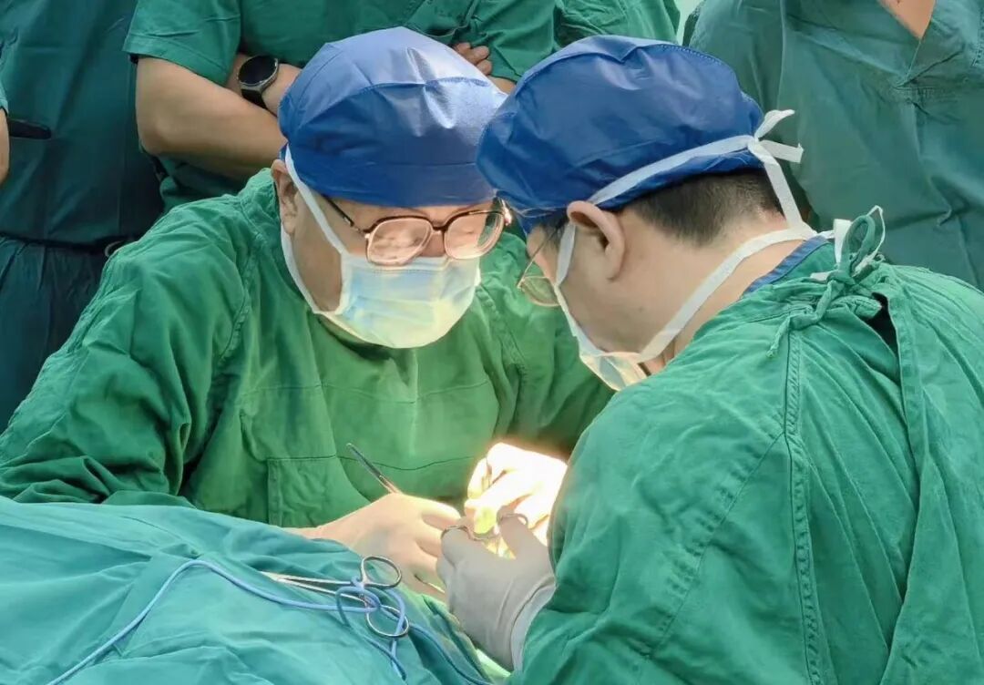 20个“平足娃”同日手术，齐鲁二院暖心回应：“一天全安排！”