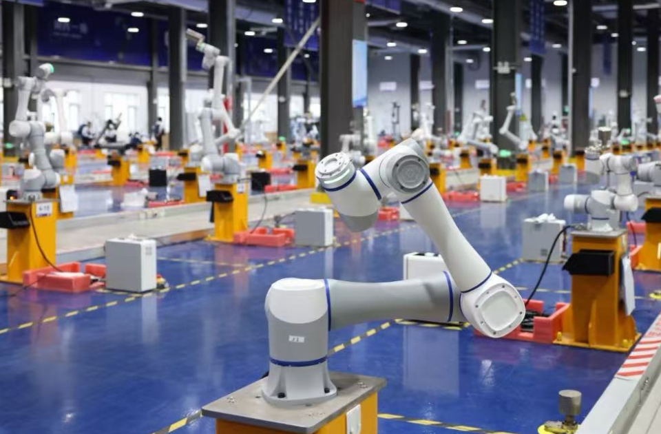 小故事·大战略丨一只机械臂的“七十二变”