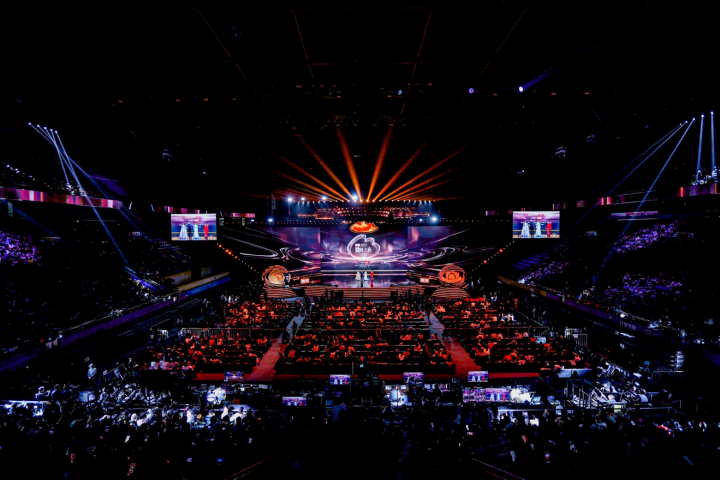 2025微博之夜名场面，定格这一年最温暖的年度瞬间