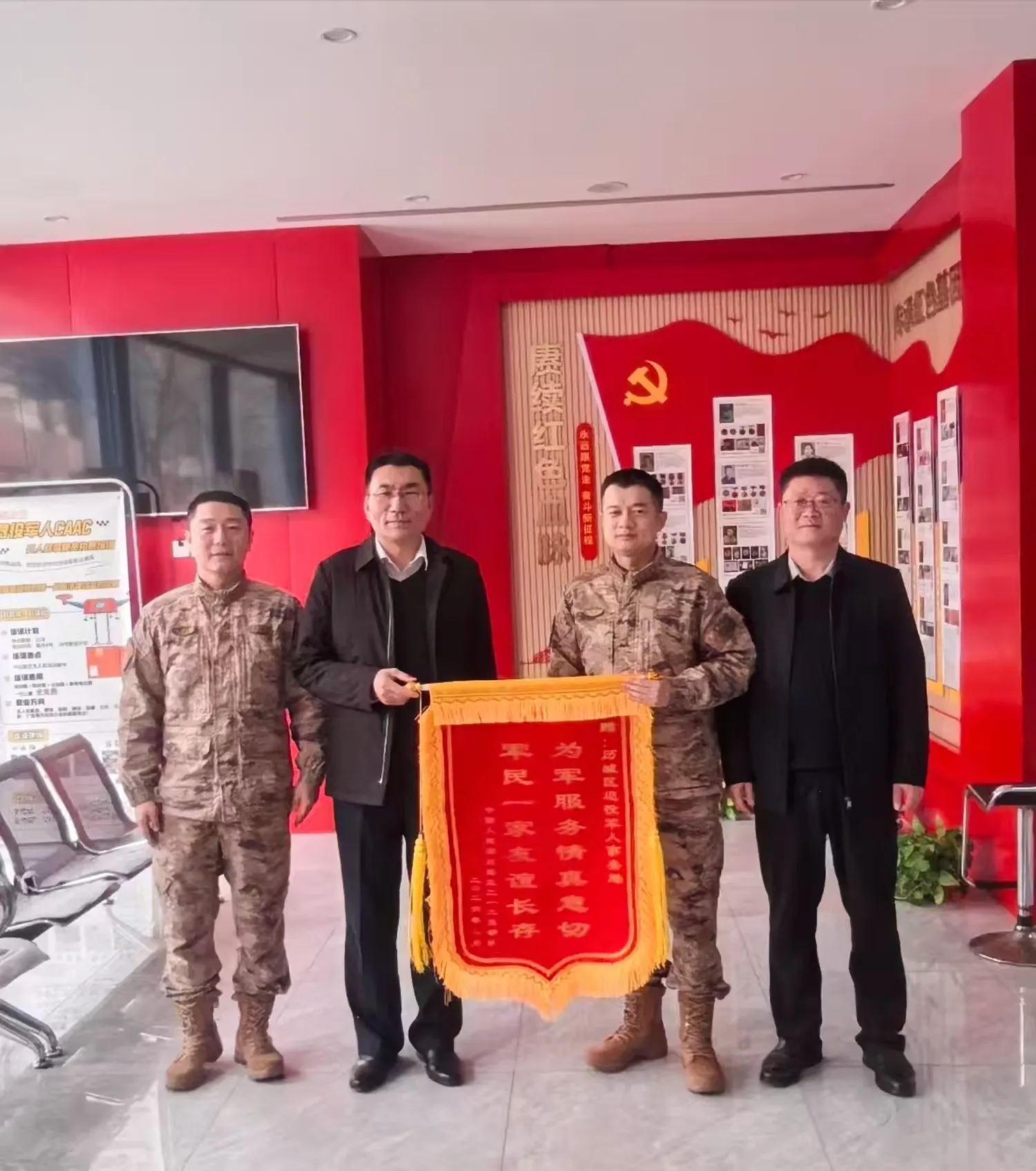 部队送锦旗致谢，历城双拥温情暖军心