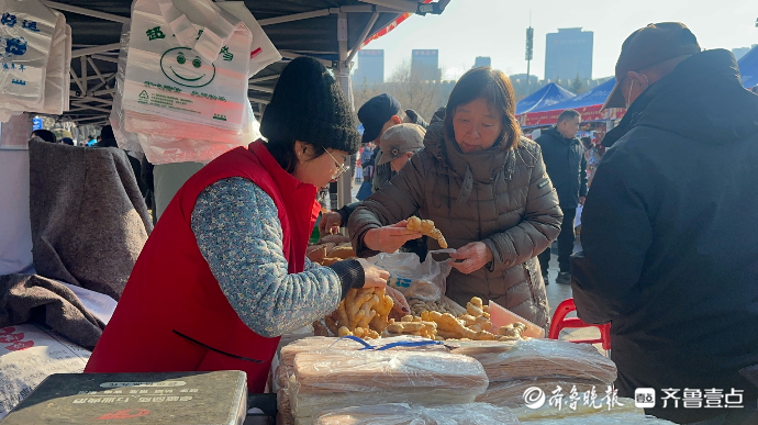 果然视频｜济南驻村第一书记助农年货大集来啦