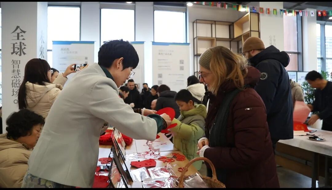 威迎新春・情暖异乡｜外国友人齐聚威海国际人才港共庆中国年
