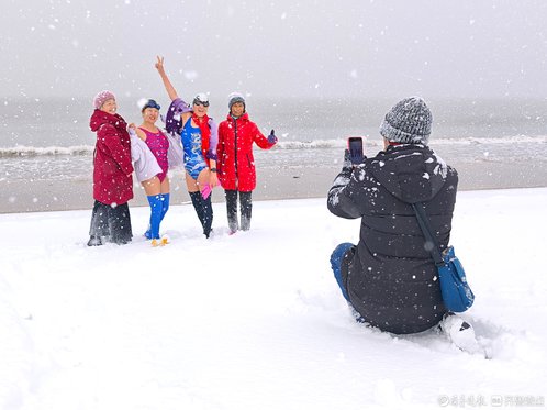 新春随手拍|三九冬泳人(手机摄影)