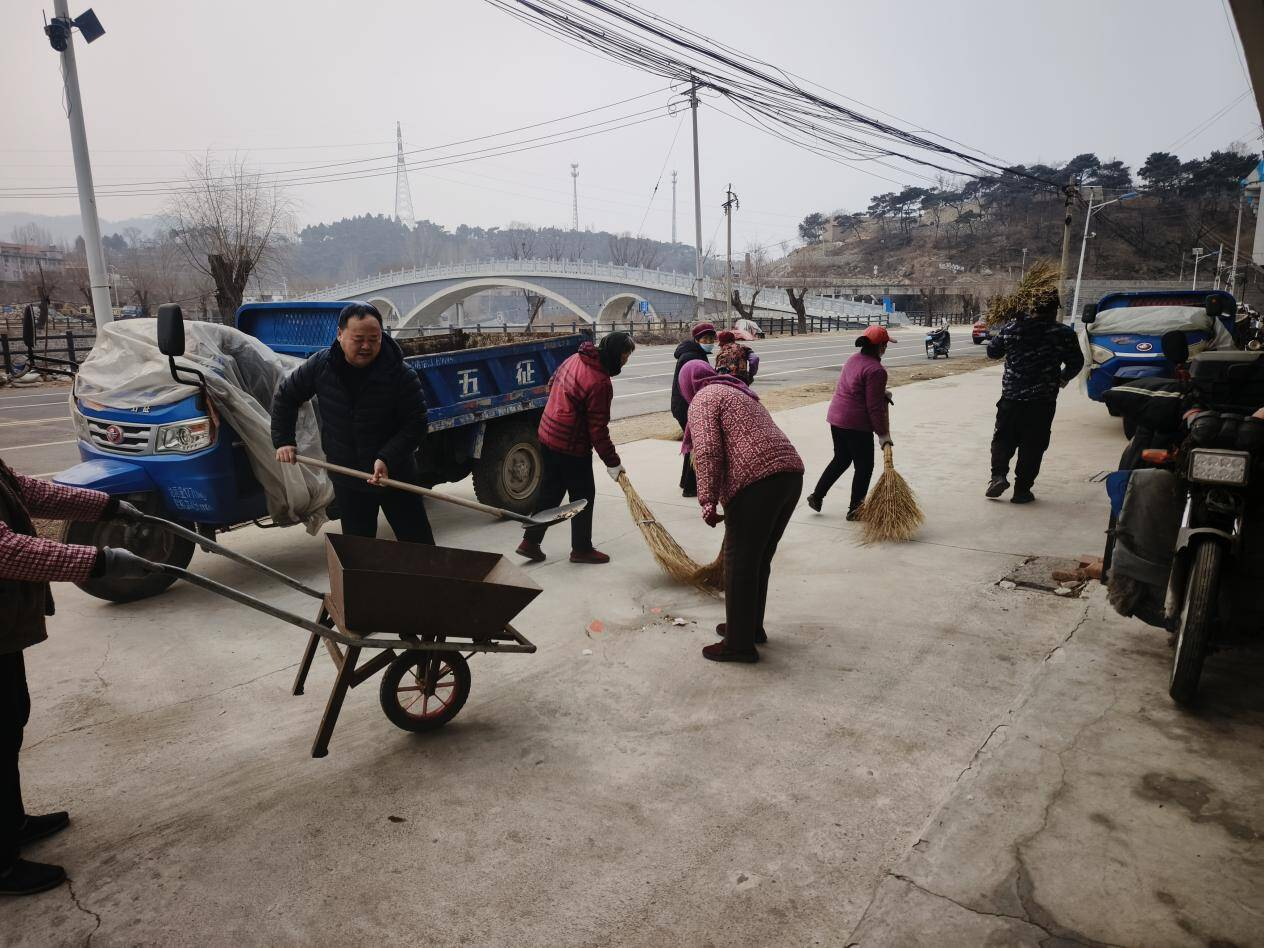 济南市莱芜区茶业口镇吉山党建工作区开展环境卫生集中整治行动