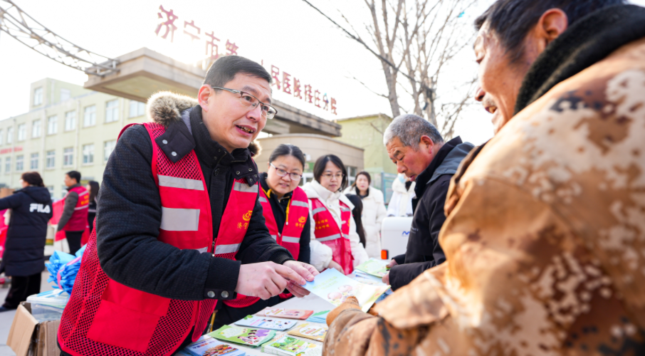 疾控惠民走基层，健康科普赶大集