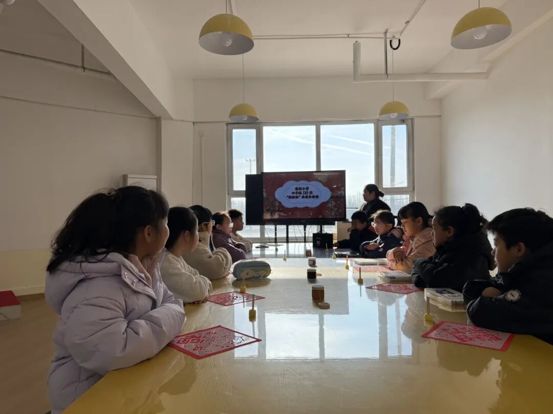 家校同心伴成长 拓画寄情迎新春！稼轩小学开展成长共同体活动