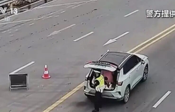 把两孩子塞进后备厢返乡，生命安全容不得侥幸