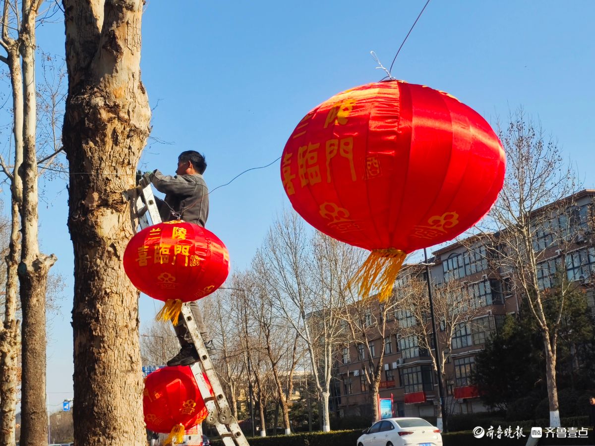新春随手拍|过大年挂红灯年味浓（手机摄影）