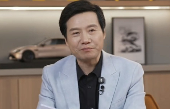 雷军宣布初代小米SU7正式停产，累计量产了接近37万辆