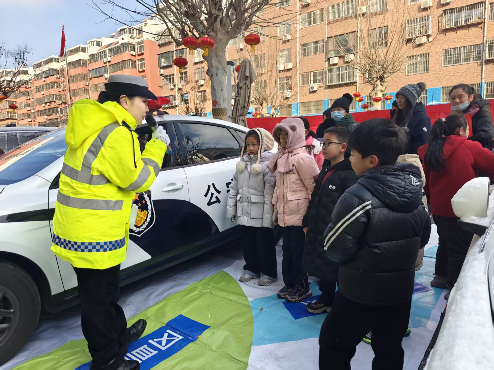 泰安交警城东大队：东湖小区家门口的“平安驿站”