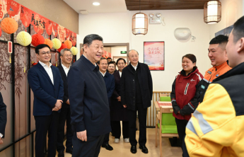 近镜头|总书记给快递小哥拜年，为勤劳点赞