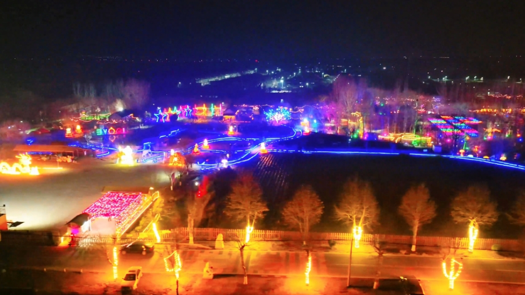 即墨龙泉花海乐园年俗村灯盛会启动，持续到农历二月二