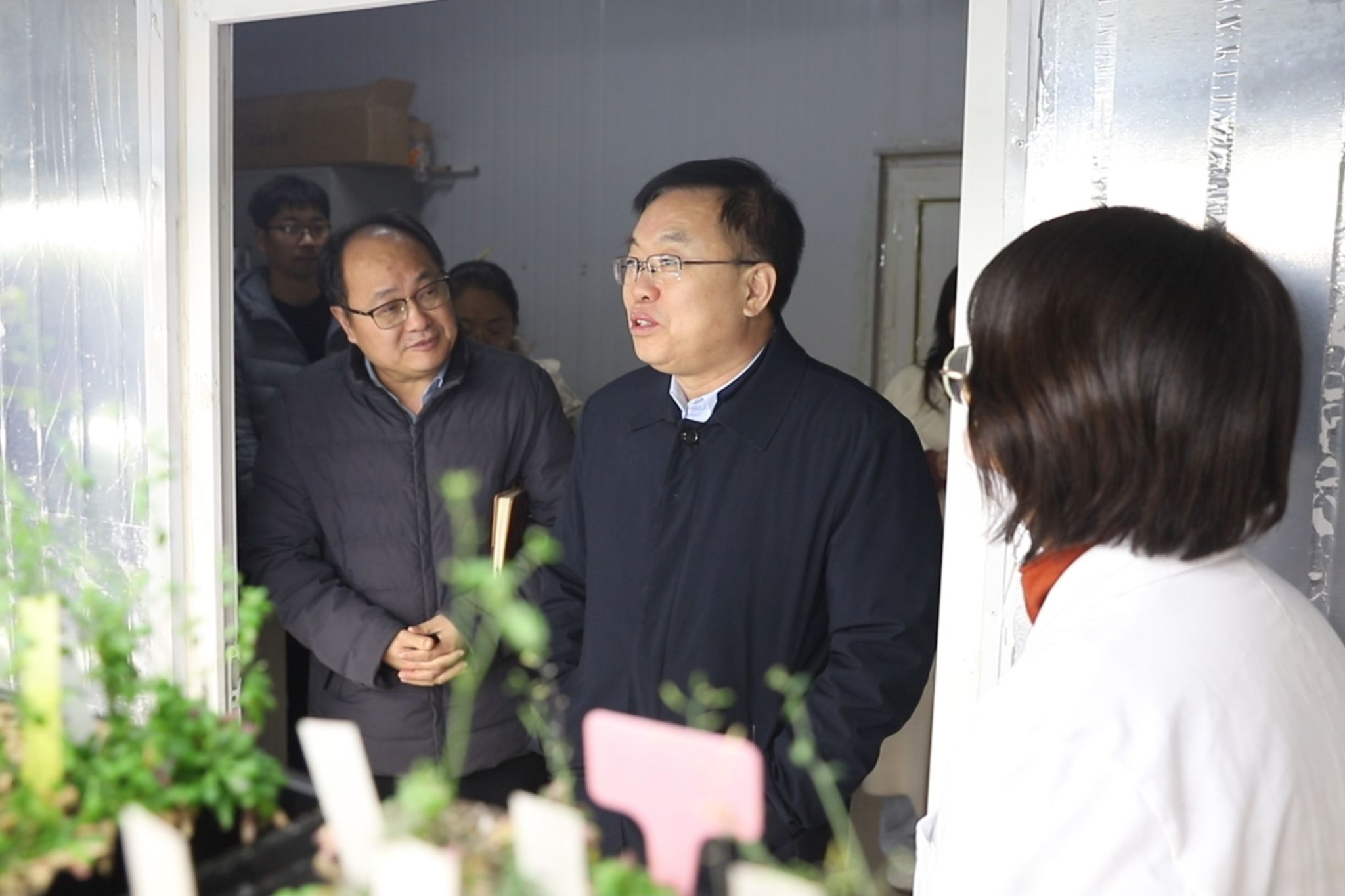 齐鲁师范学院党委书记赵长林走访慰问寒假坚守科研一线师生