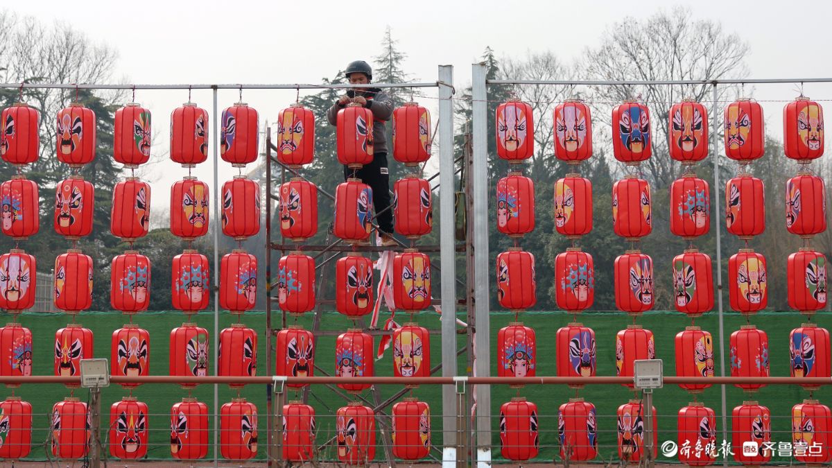 新春随手拍|挂灯笼赶年集，年味就这样有了