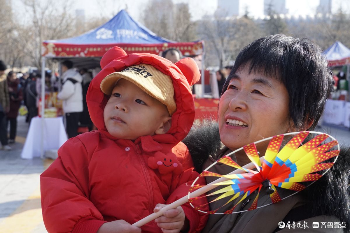 新春随手拍|助农大集乡味浓