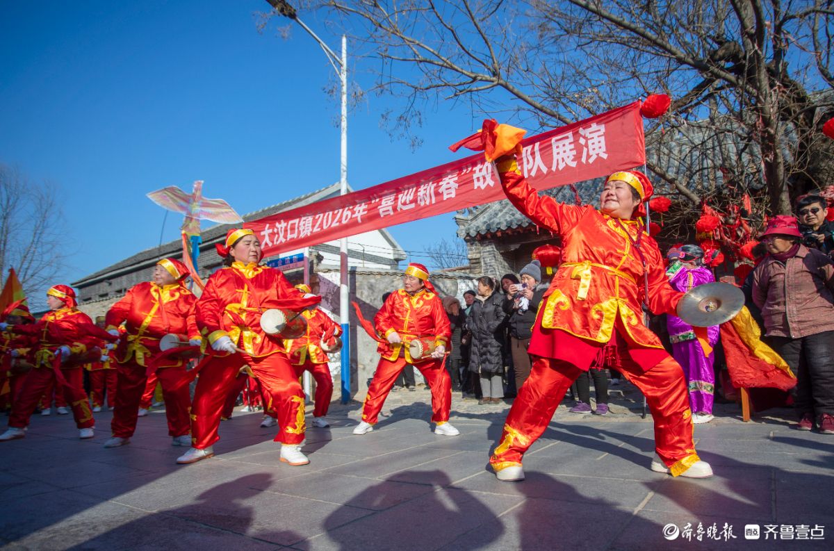 新春随手拍|锣鼓喧天彩带飘