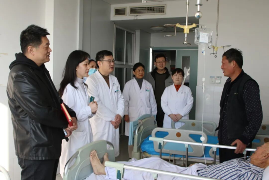 五莲县人民医院：座谈会“搬进”病房，这场“零距离”沟通真暖心