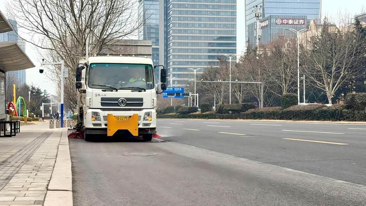 洁净迎马年！青岛环卫人坚守一线，让城市焕新春日容颜