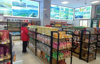 坚守春运路 温暖归家途