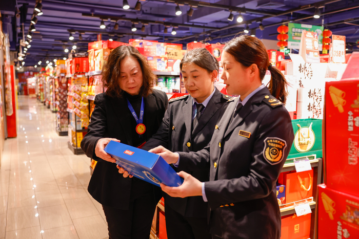 守护百姓舌尖上的年味，济南开展年货市场检查