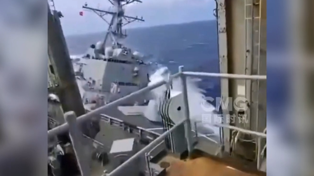 果然视频·看天下|美军两艘舰船海上相撞