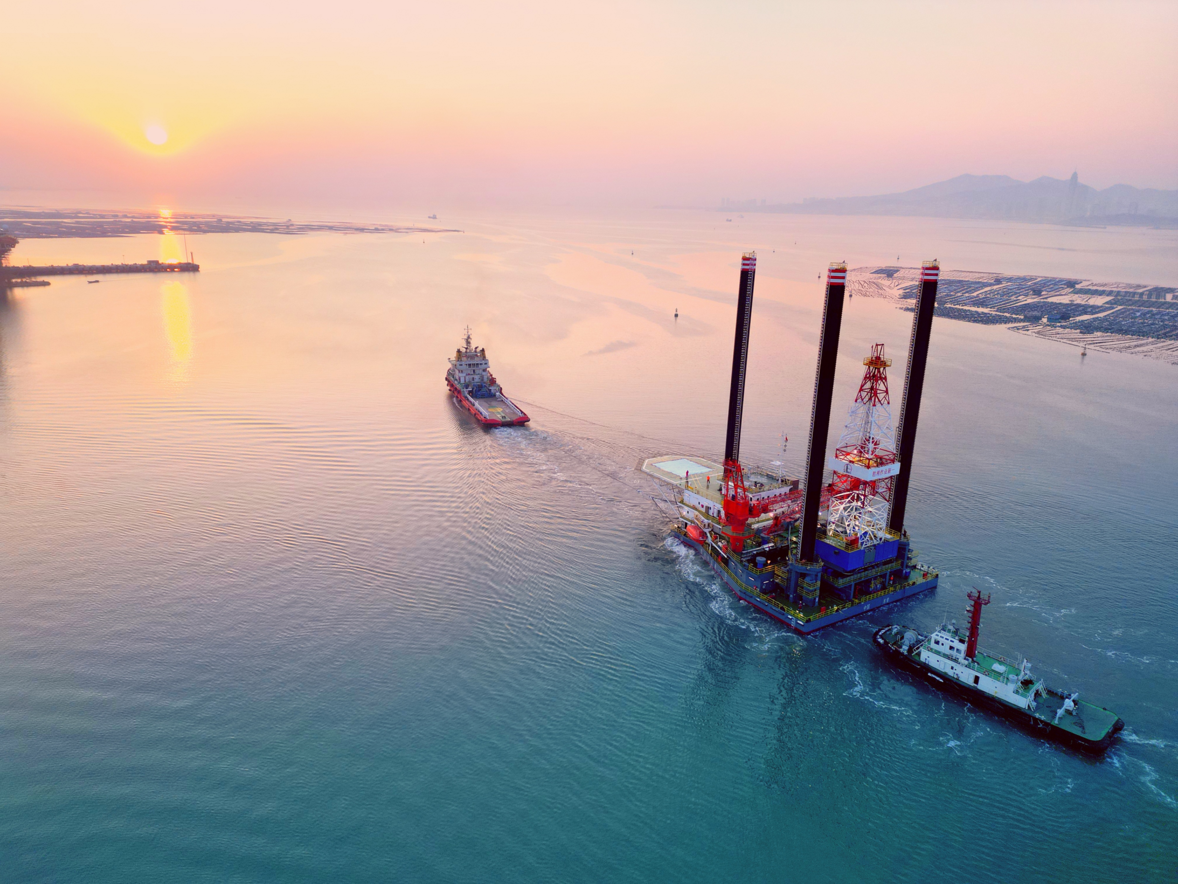 海洋石油船舶中心完成新年首次长距离平台拖带任务