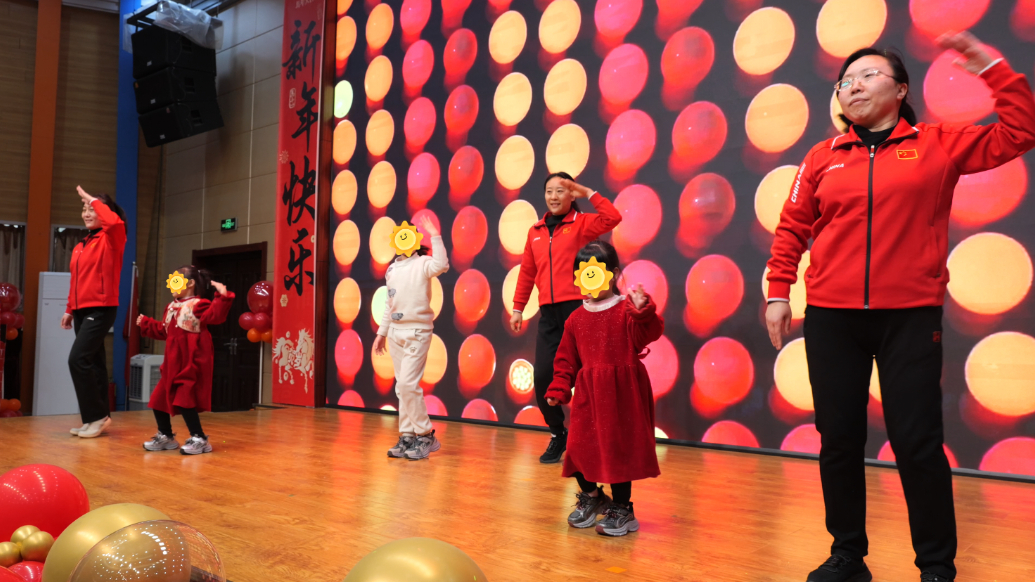 用爱守护稚嫩脸庞，类家庭“妈妈”希望自己能补救孩子的心灵