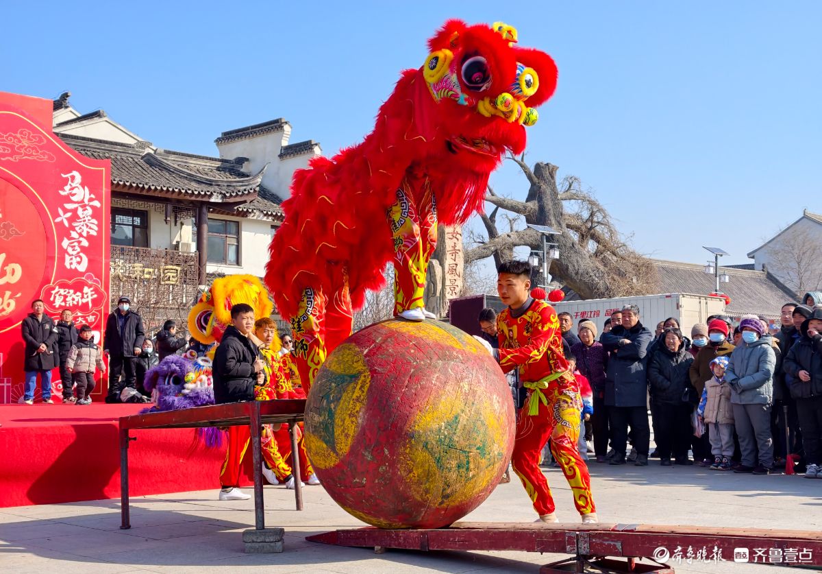 新春随手拍|狮舞呈祥（手机摄影）