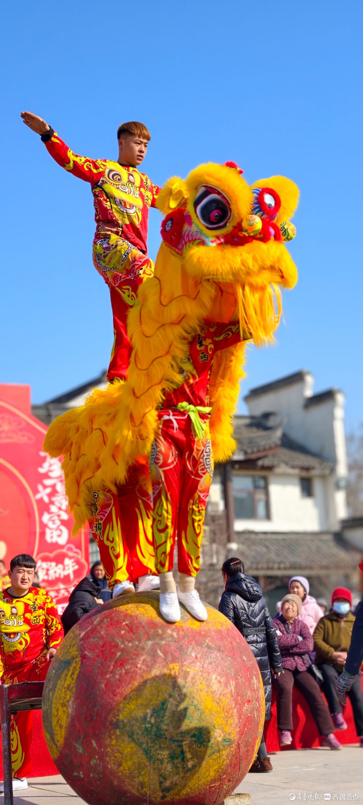 新春随手拍|狮舞呈祥（手机摄影）