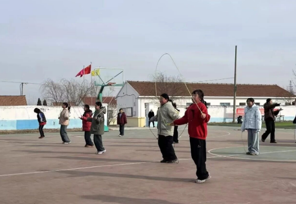 核心价值观我践行|招远夏甸镇举办跳绳比赛，深化全环境美育实践