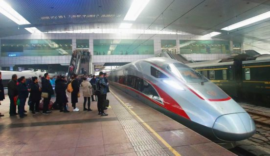 新春走基层|回家过年的路，处处温情流淌