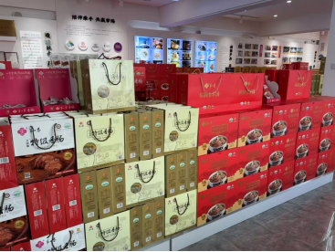 潍坊临朐老字号“第一春”产销两旺，春节前香肠产量已超100吨