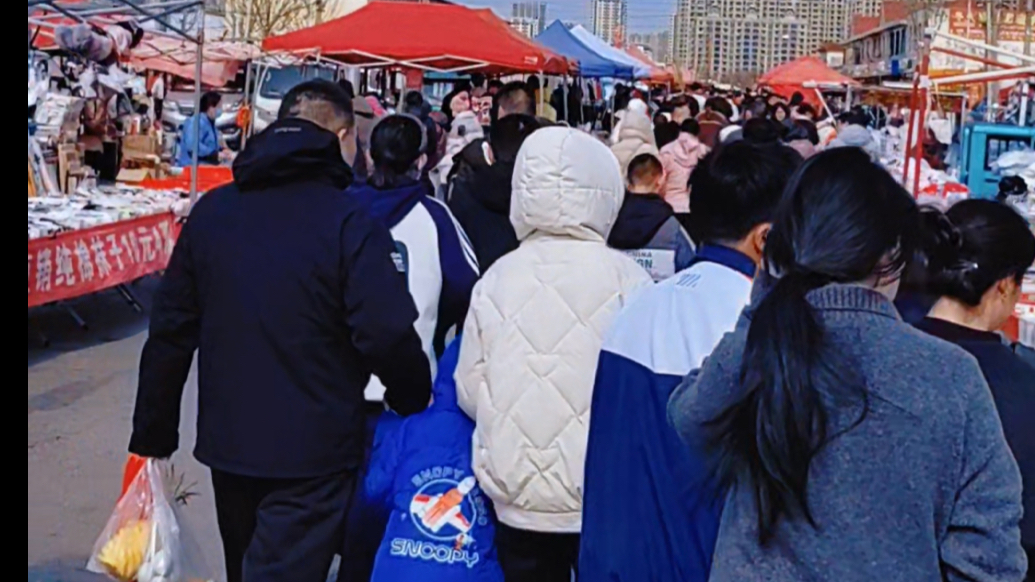 赶大集寻年味！红红火火迎新年