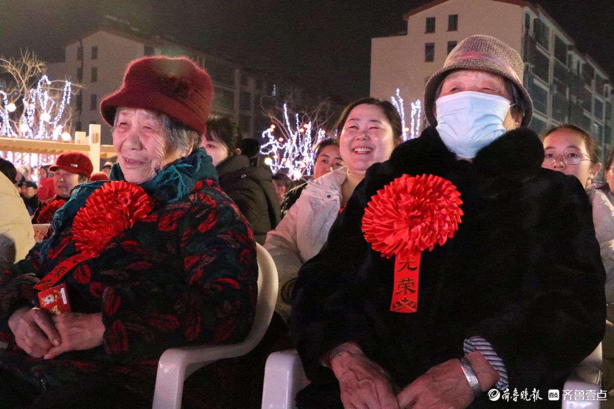 新春随手拍|家门口的晚会