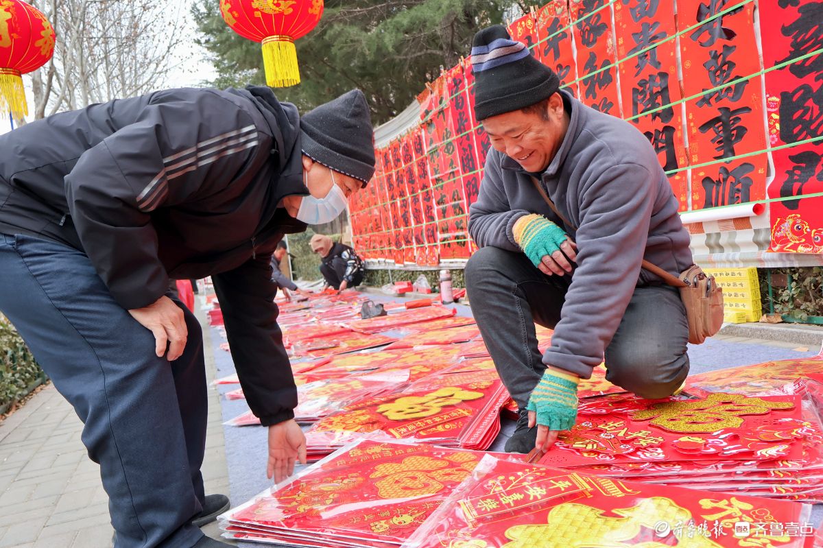 新春随手拍|年集上的一抹抹红