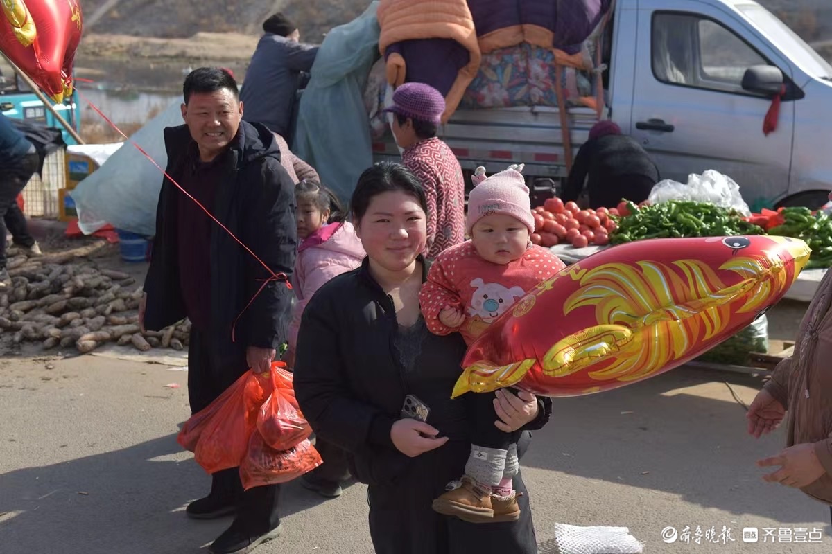 新春随手拍｜蒙山柏林赶大集，烟火气里年味浓