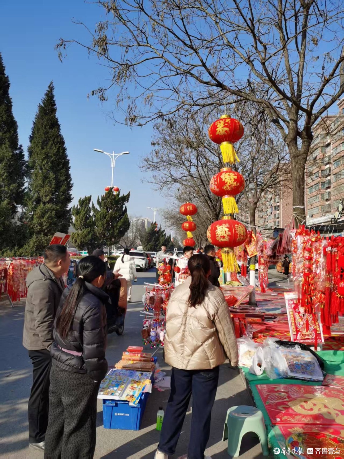 新春随手拍 | 逛大集买春联