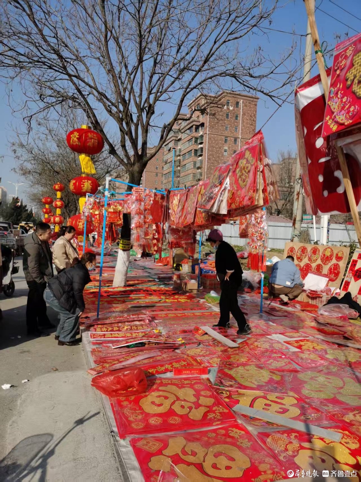 新春随手拍 | 逛大集买春联