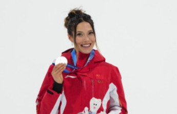 谷爱凌：五枚冬奥奖牌，一次比一次难