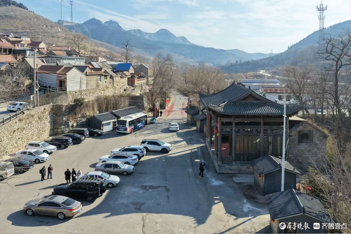 新春随手拍|送福进古村，定格幸福年      