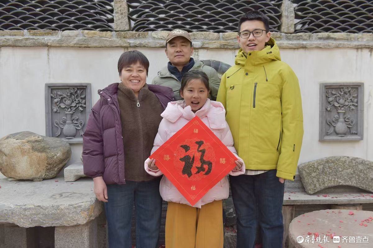 新春随手拍|送福进古村，定格幸福年      