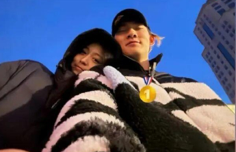 夺金后，苏翊鸣官宣与花滑运动员朱易恋情