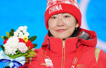 谌贻琴代表党中央、国务院向中国体育代表团致贺电