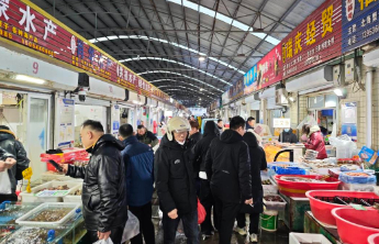 新春走基层|30年的坚守，64岁的宿金花和她的南下河市场