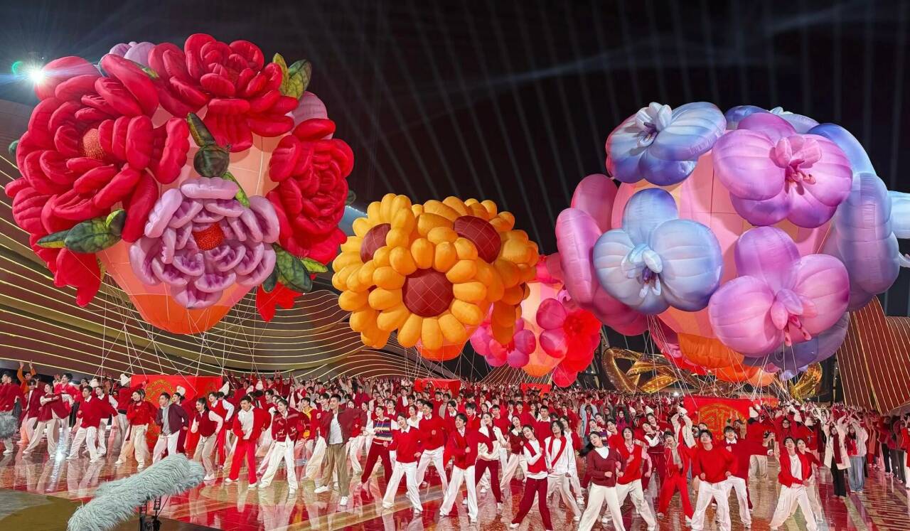 潍坊学院师生闪耀央视马年春晚舞台