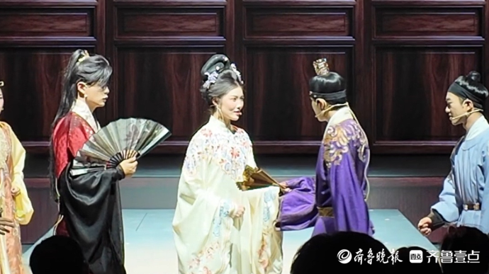 果然视频|《金风玉露宜相逢》：带你走进
“湖畔雨荷”的世界