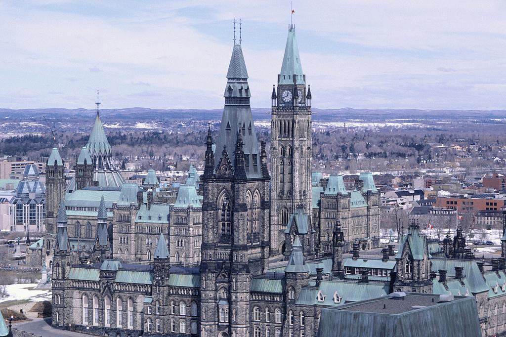 加拿大2025年贸易逆差大幅扩大，对美依赖下降