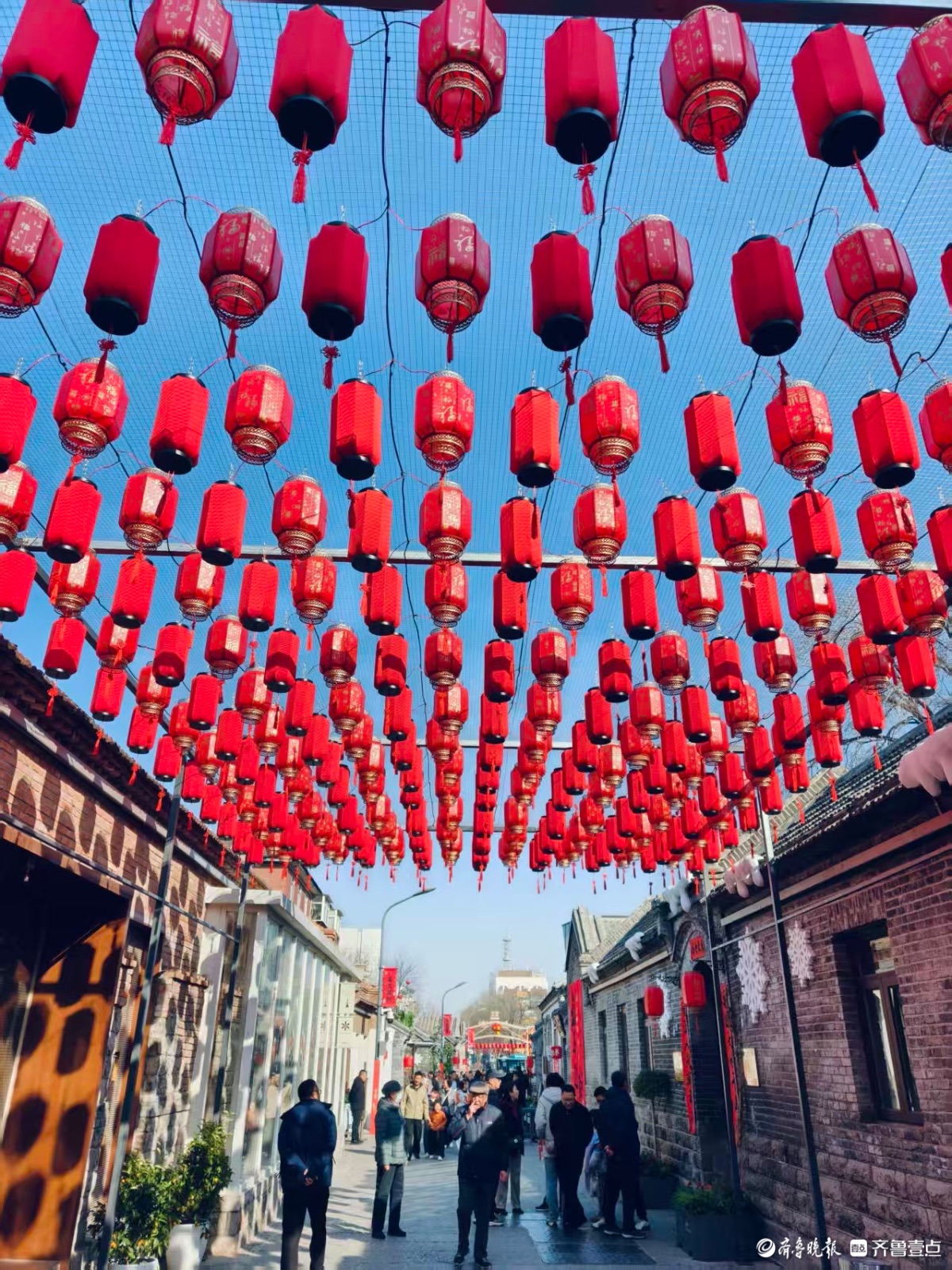 假日里济南上新街，新年新气象