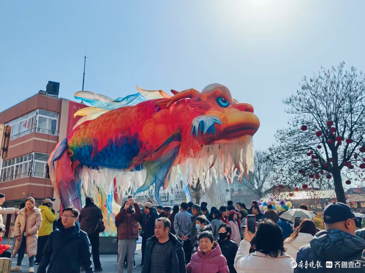 假日里济南上新街，新年新气象
